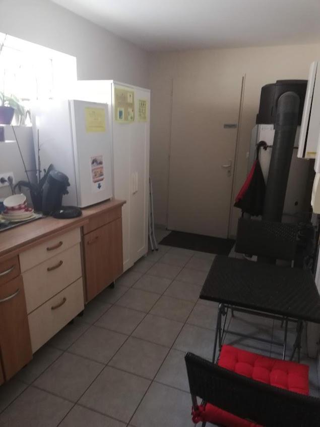 Chambre Avec Salle De Bain Privatisee Avec Petit Dejeuner Compris Auxonne Buitenkant foto