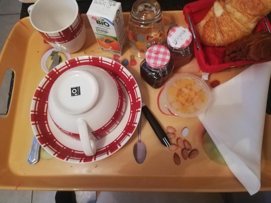 Chambre Avec Salle De Bain Privatisee Avec Petit Dejeuner Compris Auxonne Buitenkant foto