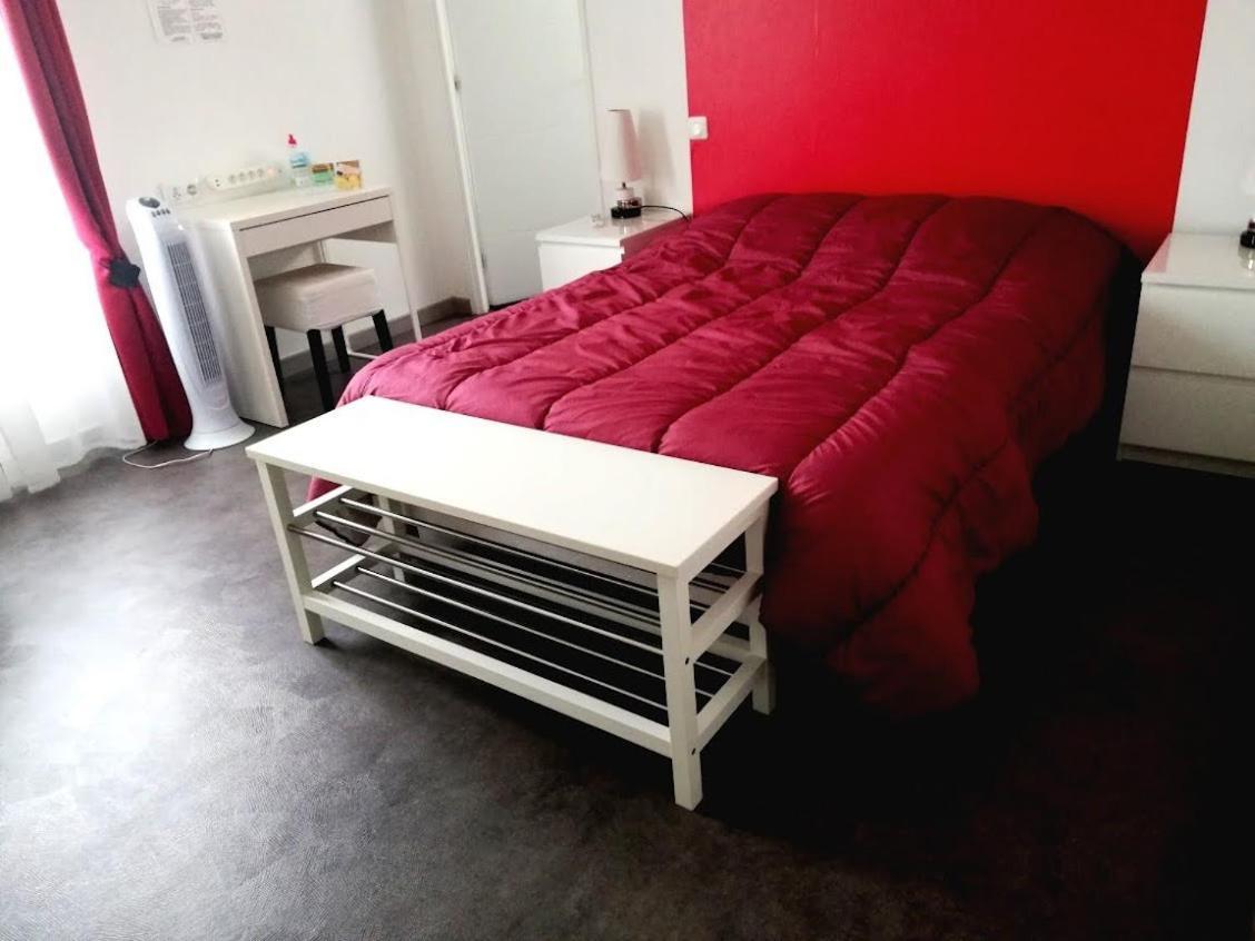 Chambre Avec Salle De Bain Privatisee Avec Petit Dejeuner Compris Auxonne Buitenkant foto